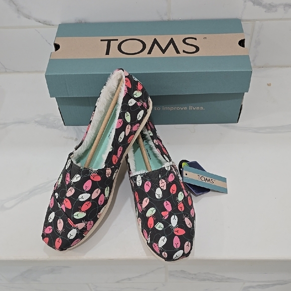 TOMS Colorful Christmas Light Print Shoes - Picture 2 of 10